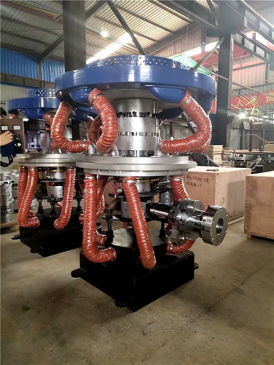 Rotating die under high and low pressure